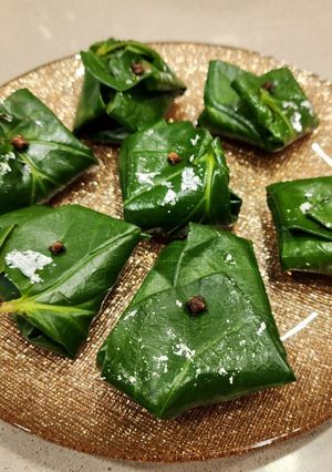 A picture of Meetha Paan and Date Mukhwaas.