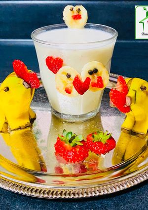 बनाना मिल्क शेक (Banana milk shake recipe in Hindi) रेसिपी मुख्य फोटो