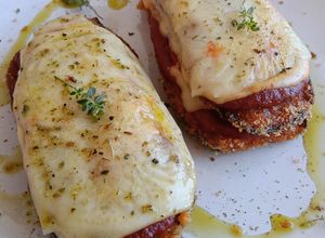 Foto principal de Milhojas de Milanesas de Berenjena con Pimientos del Piquillo