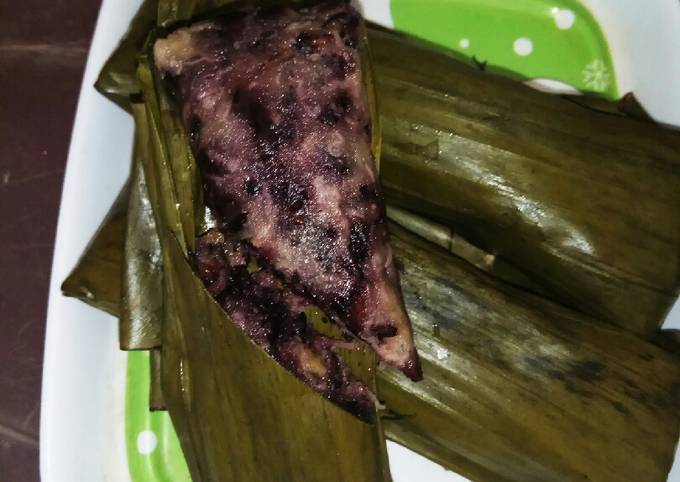Resep Lemang hitam (lemper pisang ketan hitam) oleh Mommy ...
