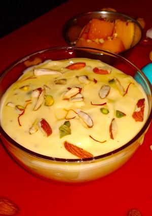 A picture of Aamrakhand or Mango shrikhand.
