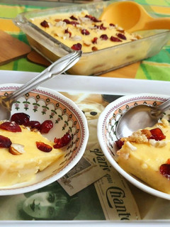 A picture of Custard Biscuit Pudding.