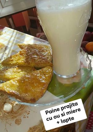 O poză a rețetei Pâine prăjită cu ou și miere.
