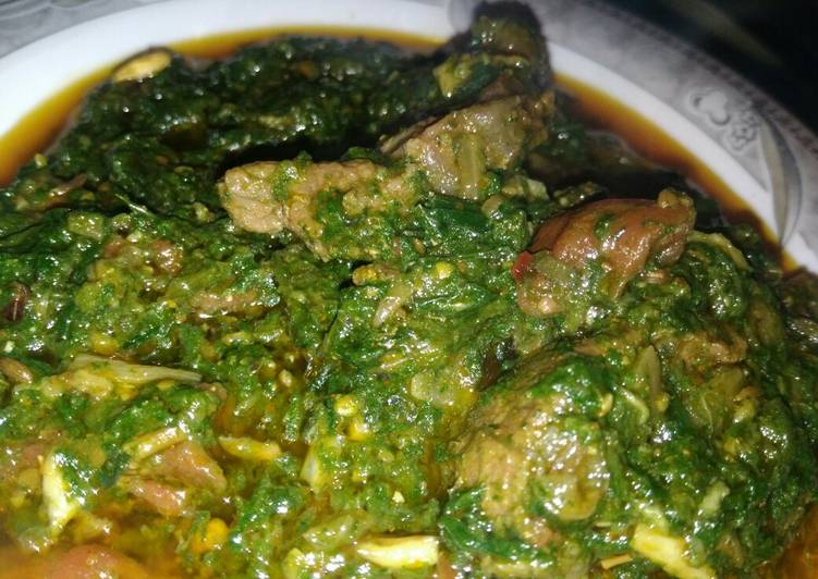 Sarsoo ka saag with chicken