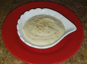 Una foto de Salsa de yogurt y tahini