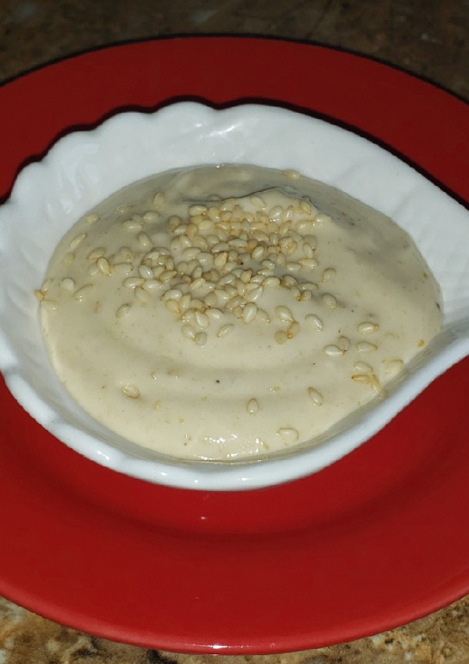 Una foto de Salsa de yogurt y tahini