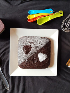 नो ओवन चॉकलेट केक (No oven chocolate cake recipe in Hindi) रेसिपी मुख्य फोटो