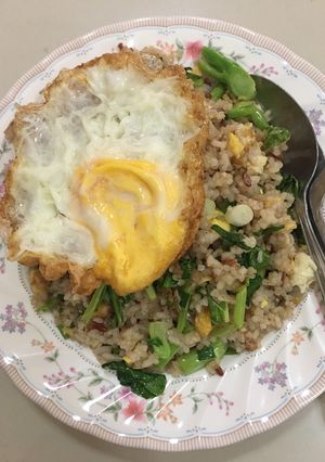 รูปของ “ข้าวผัดไข่ดาวกรอบ”