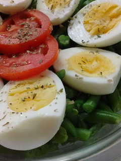 Una foto de Ensalada de chauchas y huevos