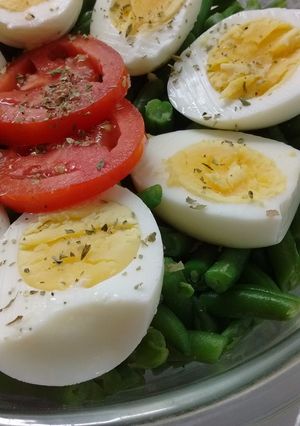 Una foto de Ensalada de chauchas y huevos