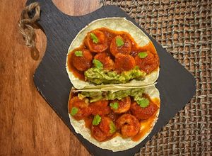 Una foto de Tacos de camarones a la diabla