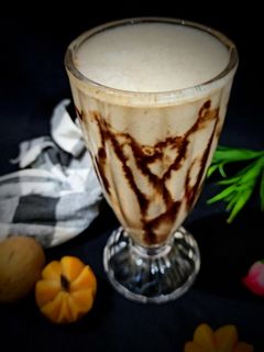 चीकू वालनट शेक (Chiku walnut shake recipe in hindi) रेसिपी मुख्य फोटो