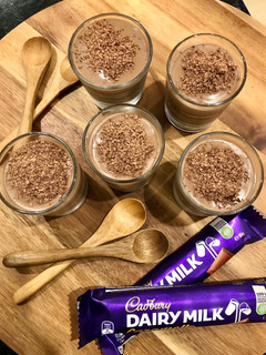 चॉकलेट, बिस्कुट पुडिंग (chocolate biscuit pudding recipe in Hindi) रेसिपी मुख्य फोटो