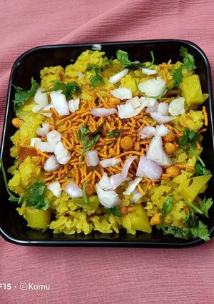 इन्दोरी पोहा (indori poha recipe in Hindi) रेसिपी मुख्य फोटो