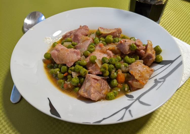Pavo con guisantes a la cerveza