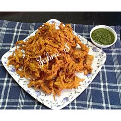 Crispy Onion bhajiyas A picture of Crispy Onion bhajiyas.