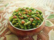 A picture of green chilly ginger garlic paste