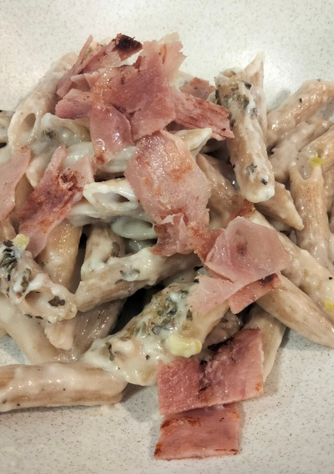 Una foto de Mac and cheese de ir por casa