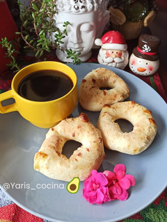Una foto de Rosquillas de yuca y queso 🧀