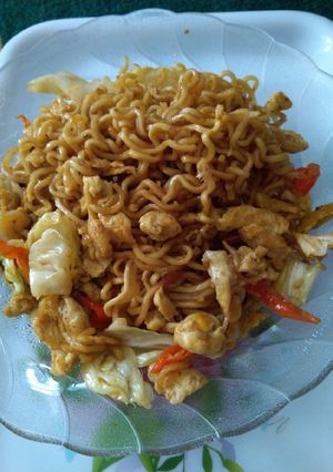 Foto resep Indomie goreng plus sayur kol