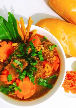 Hình của món Bò kho bánh mì.