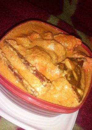 A picture of Mughlai Chicken korma.