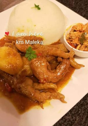A picture of Chicken feet and necks.