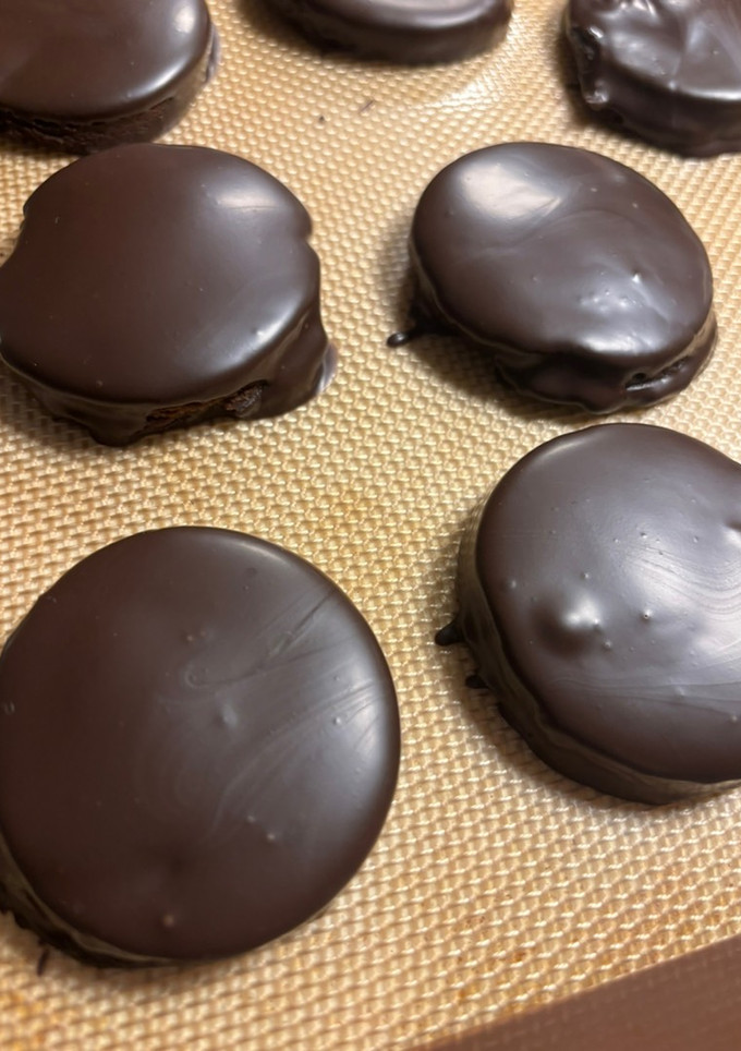 Una foto de Galletitas de menta y chocolate