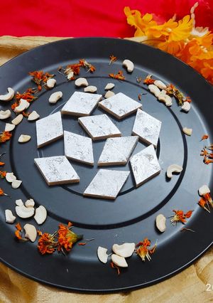 A picture of Kaju katli.