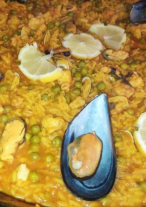 Una foto de Paella de marisco