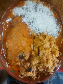 Una foto de Chiles rellenos en caldillo