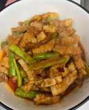 ครัวหอจีนขากๆ: หมูผัดพริกแกง