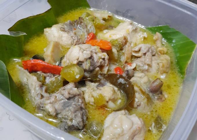 Ayam masak Garang Asem tanpa bungkus daun 😉