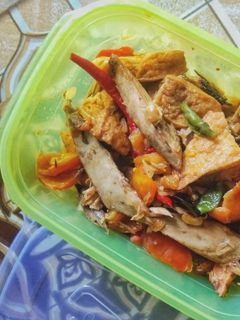 Cara Sederhana Membuat Resep  Oseng kering pindang tahu bumbu saus tiram yang Bisa Manjain Lidah, Enak