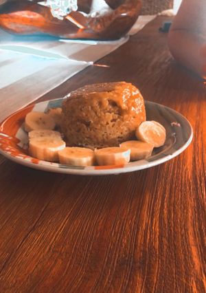 Una foto de Torta en taza saludable de banana y avena