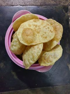 লুচি(luchi recipe in Bengali) রেসিপির প্রধান ছবি