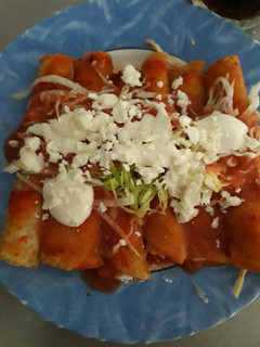 Una foto de Enchiladas Rojas