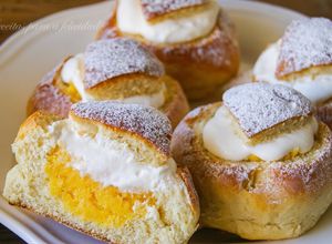 Foto de Semlor´s ou Pãezinhos de Cardamomo com Recheio de Coco