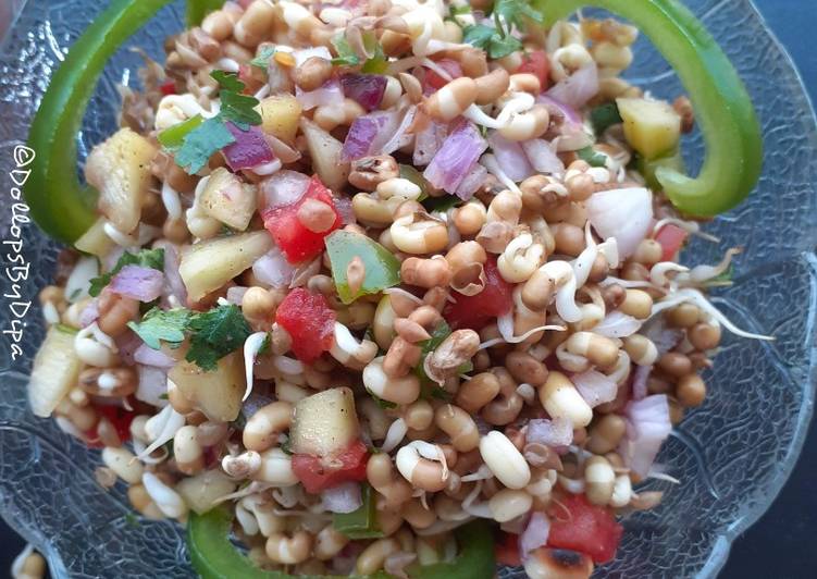 Recipe of Homemade Sprouted Turkish Gram with peanuts