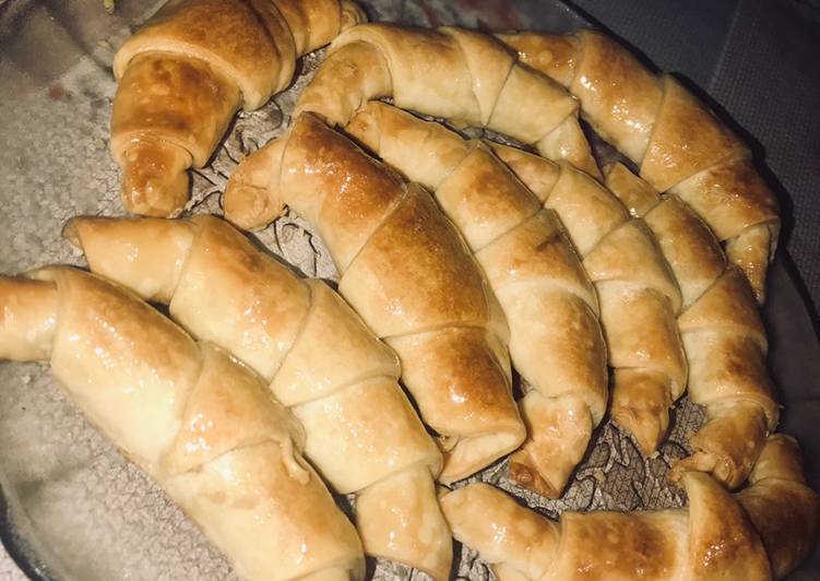 Medialunas con masa de Pascualina 🥐