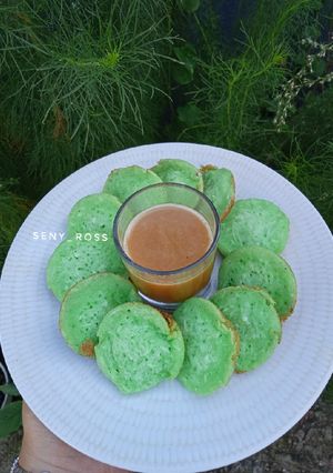 Foto resep Surabi mini tepung beras pandan + kuah kinca