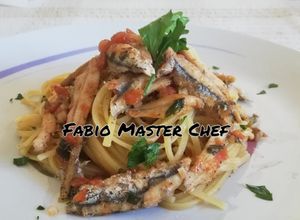 Foto di Bavette con Alici Fresche, Colata di Acciughe e Pomodorini
