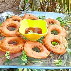 A picture of Donut pakoray.