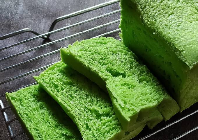 Roti tawar pandan (eggless)