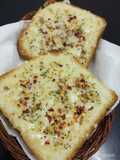Chilli cheese garlic toast