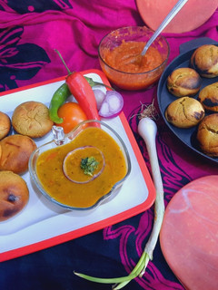 दाल बाटी (Dal bati recipe in Hindi) रेसिपी मुख्य फोटो
