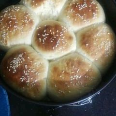 A picture of Burger buns.