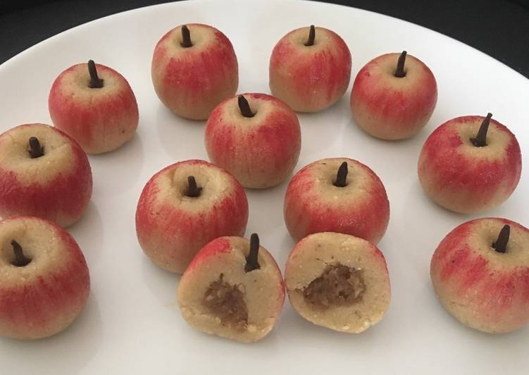 Steps to Make Favorite Apple cashew sweet