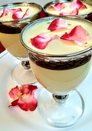 A picture of Traditional indian thandai.