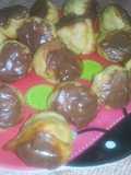Bombas con relleno de dulce de leche con almendras